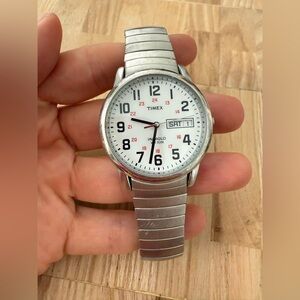 Timex men silver tone easy read watch NEW BATTERY